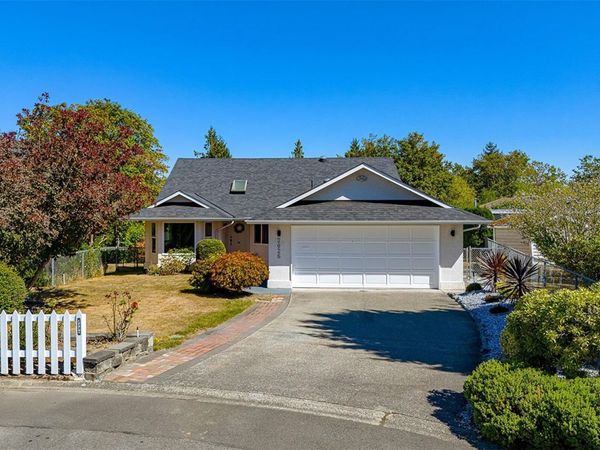 2026 Bowcott Pl , Sidney, BC V8L 5A1