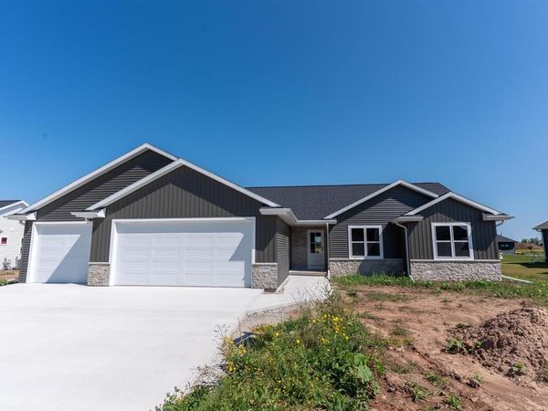 W5890 EDGEWOOD DRIVE, Menasha, WI 54952