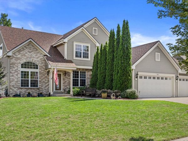 1823 Deer Path, Waukesha, WI 53189