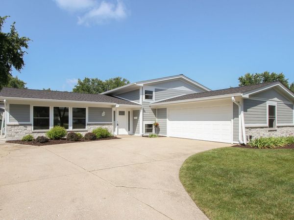 7934 KENSINGTON Lane , Hanover Park, IL 60133