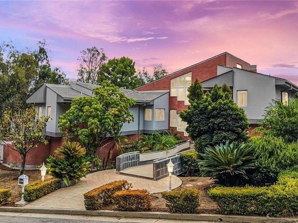 742 Greenridge Drive, La Canada Flintridge, CA 91011