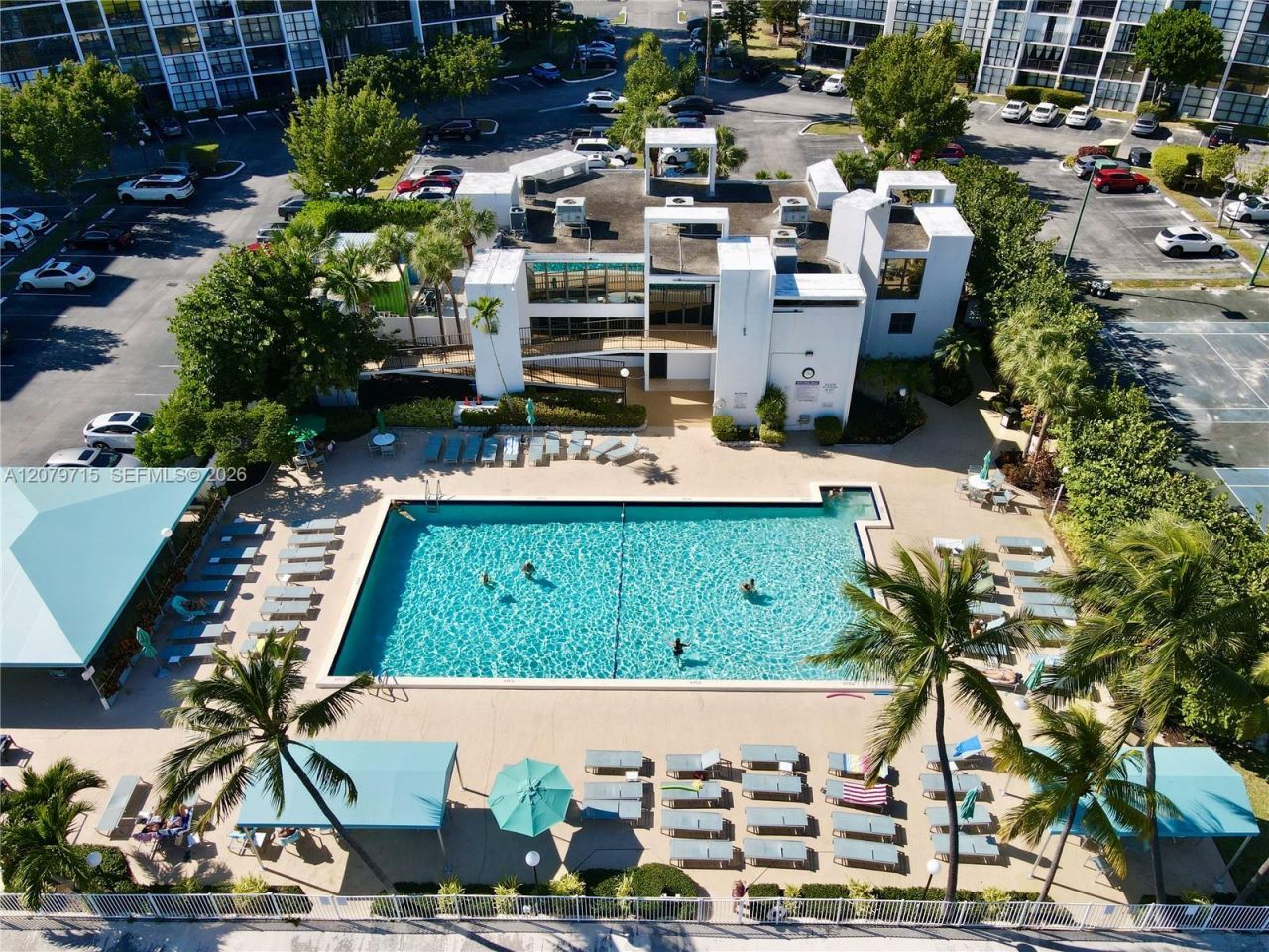 1000 Parkview Dr , Unit 925, Hallandale Beach, FL 33009 Photo