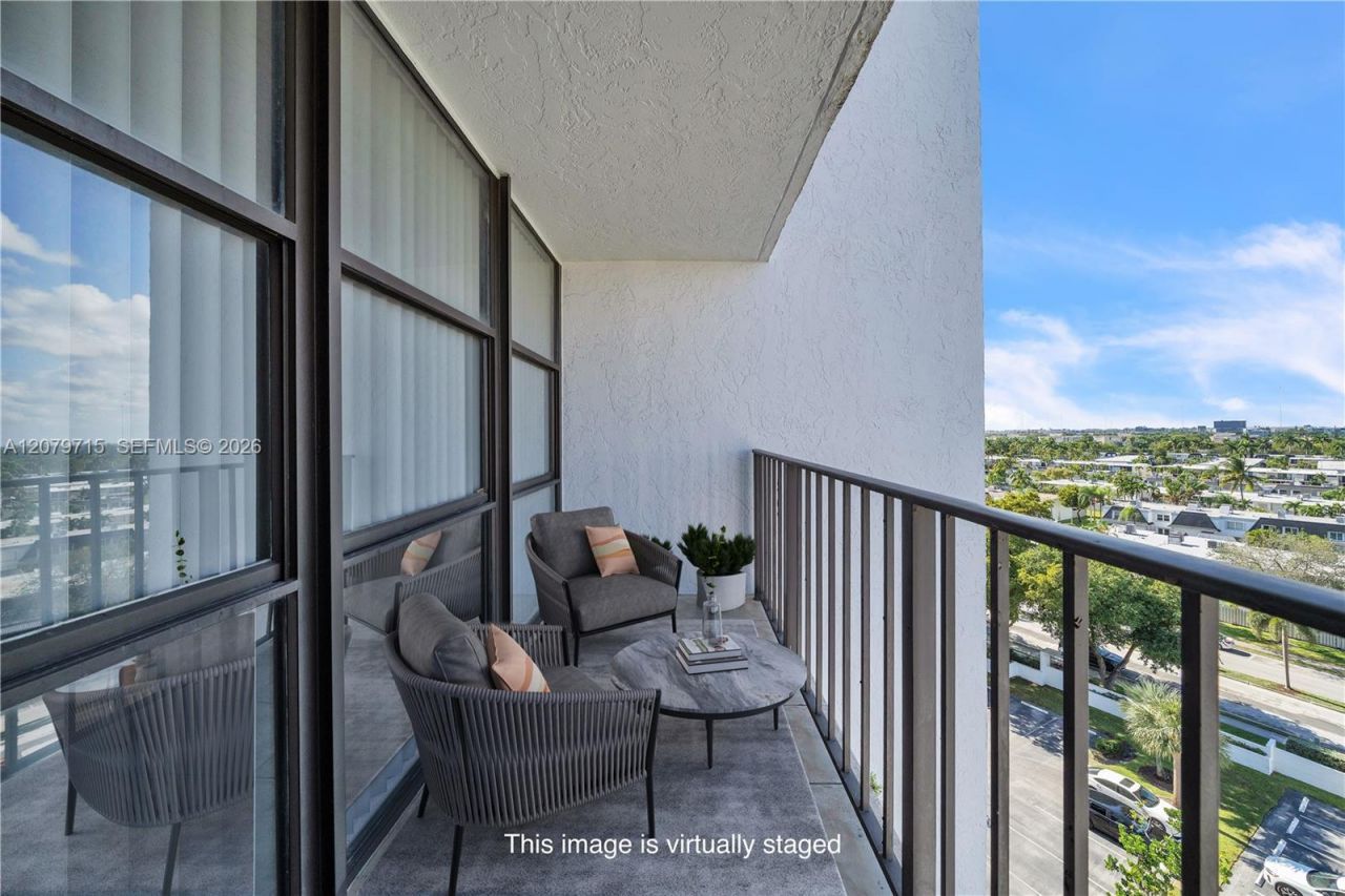 1000 Parkview Dr , Unit 925, Hallandale Beach, FL 33009 Photo
