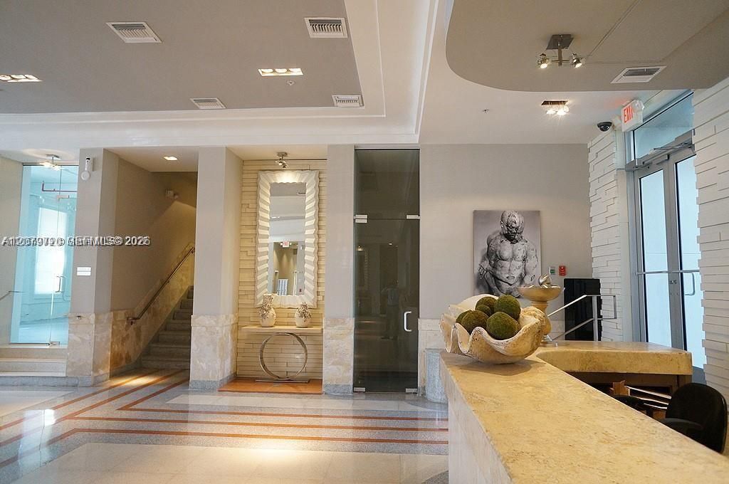435 21st St, Unit 215, Miami Beach, FL 33139 Photo