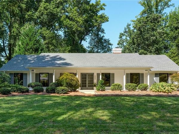 2807 Saint Regis Road, Greensboro, NC 27408