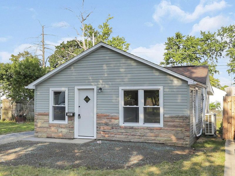 561 Erickson Avenue , Whitehall, OH 43213 Photo 3