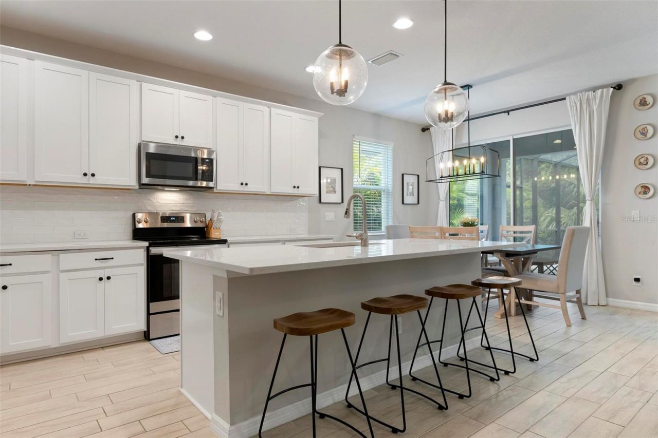 3598 Secret Stroll Drive, Sarasota, FL 34240 Photo