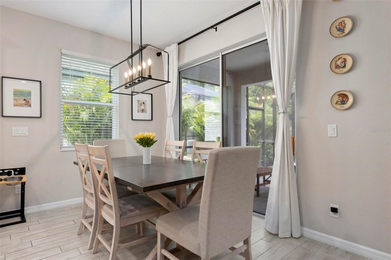 3598 Secret Stroll Drive, Sarasota, FL 34240 Photo