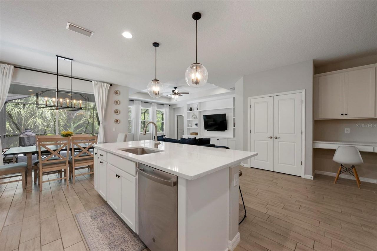 3598 Secret Stroll Drive, Sarasota, FL 34240 Photo