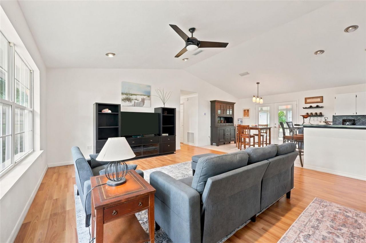 753 SW Mapleton Street, Fort White, FL 32038 Photo