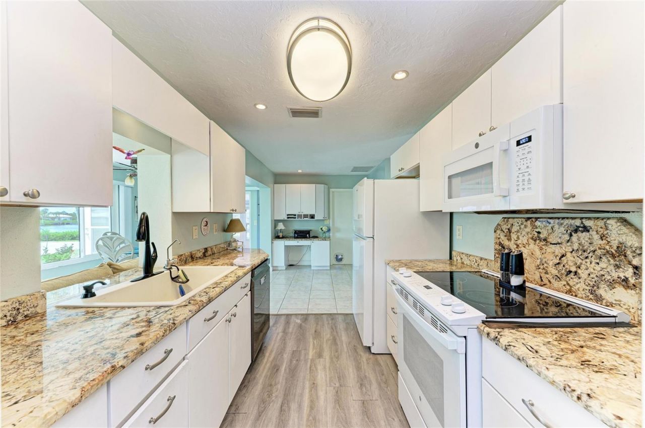 4006 Joyce Drive , Bradenton, FL 34208 Photo