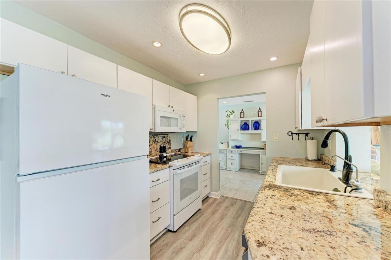 4006 Joyce Drive , Bradenton, FL 34208 Photo