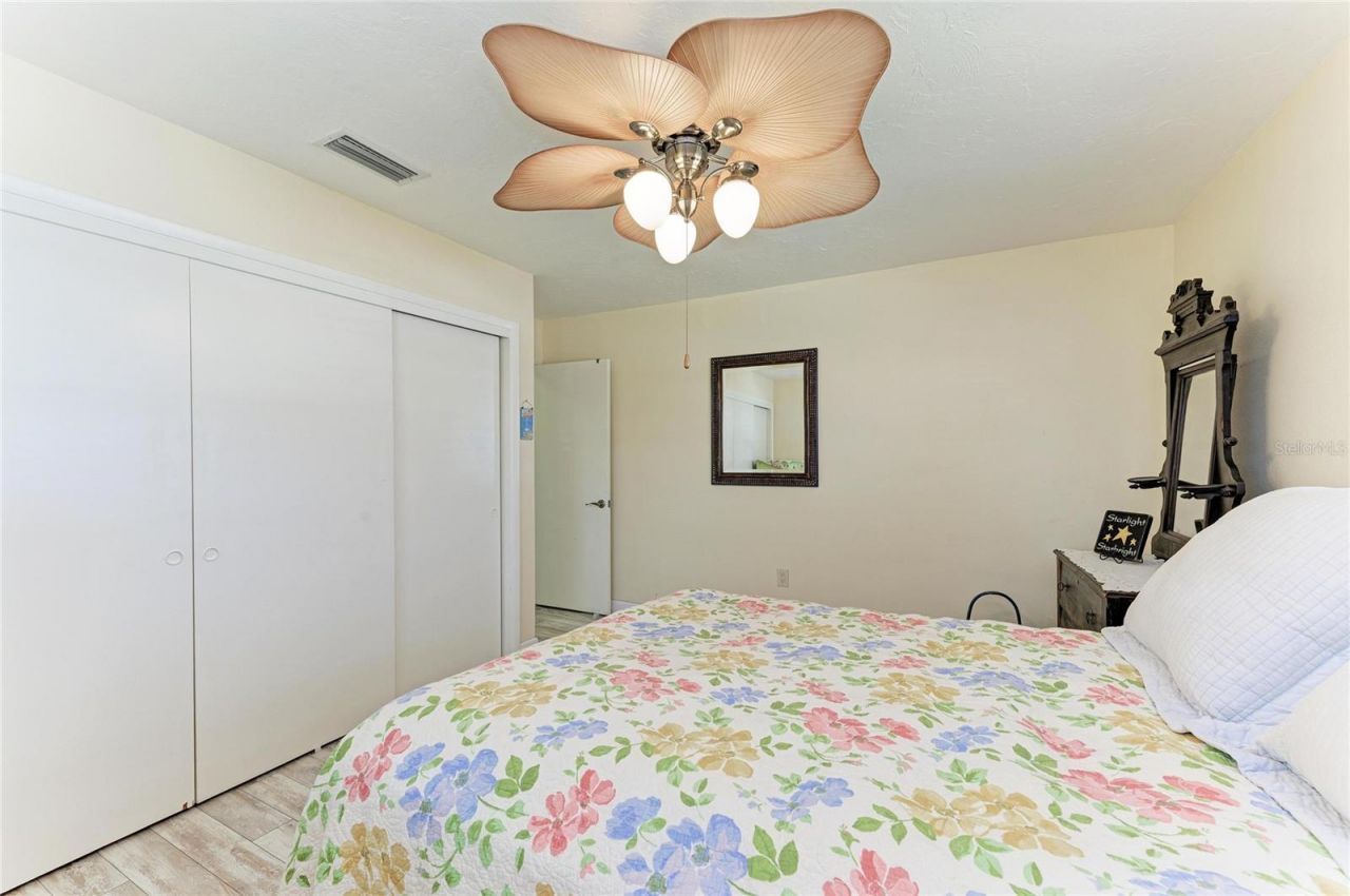 4006 Joyce Drive , Bradenton, FL 34208 Photo