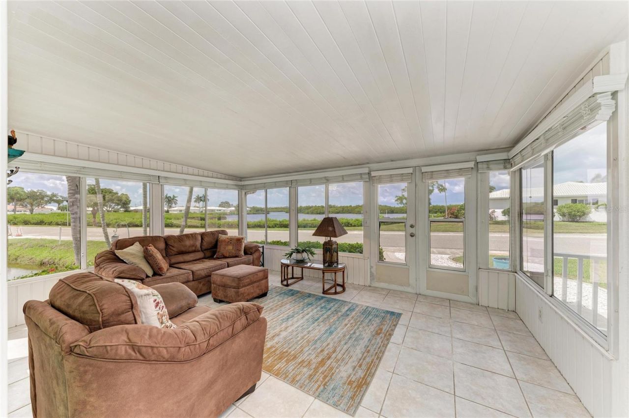 4006 Joyce Drive , Bradenton, FL 34208 Photo