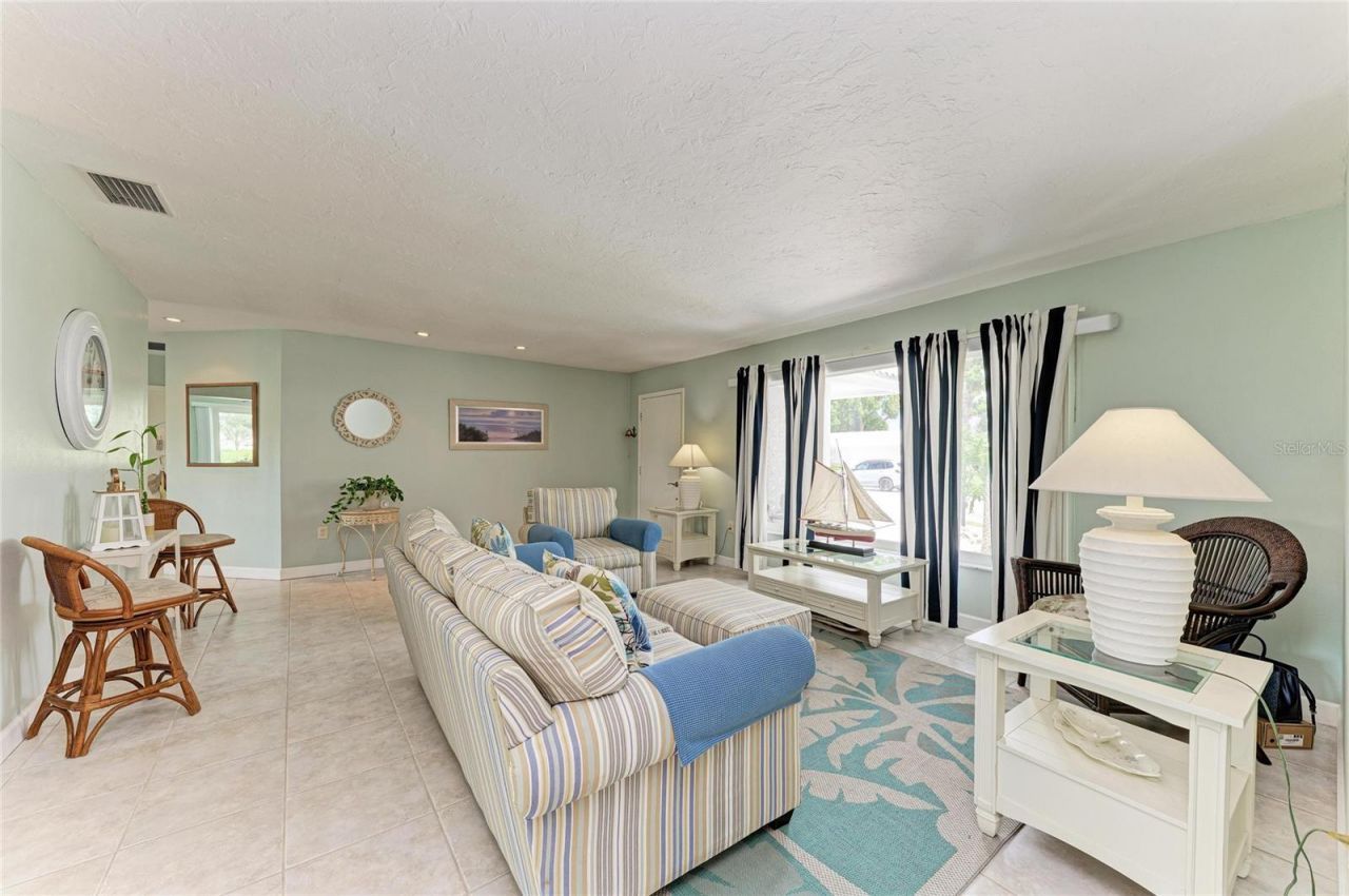 4006 Joyce Drive , Bradenton, FL 34208 Photo