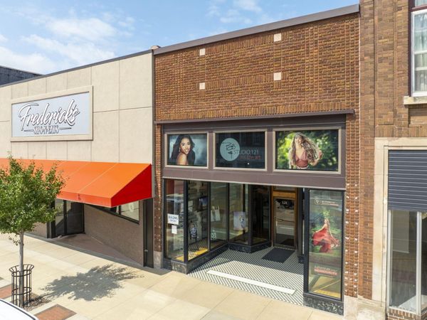 121 E Bremer Avenue, Waverly, IA 50677