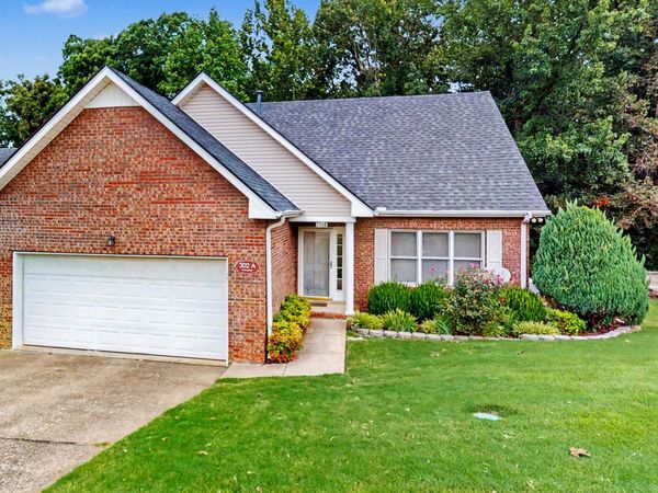 302A Paris Harbor Dr , Unit A, Paris, TN 38242