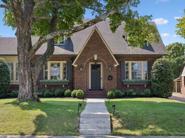 2813 Acklen, Nashville, TN 37212