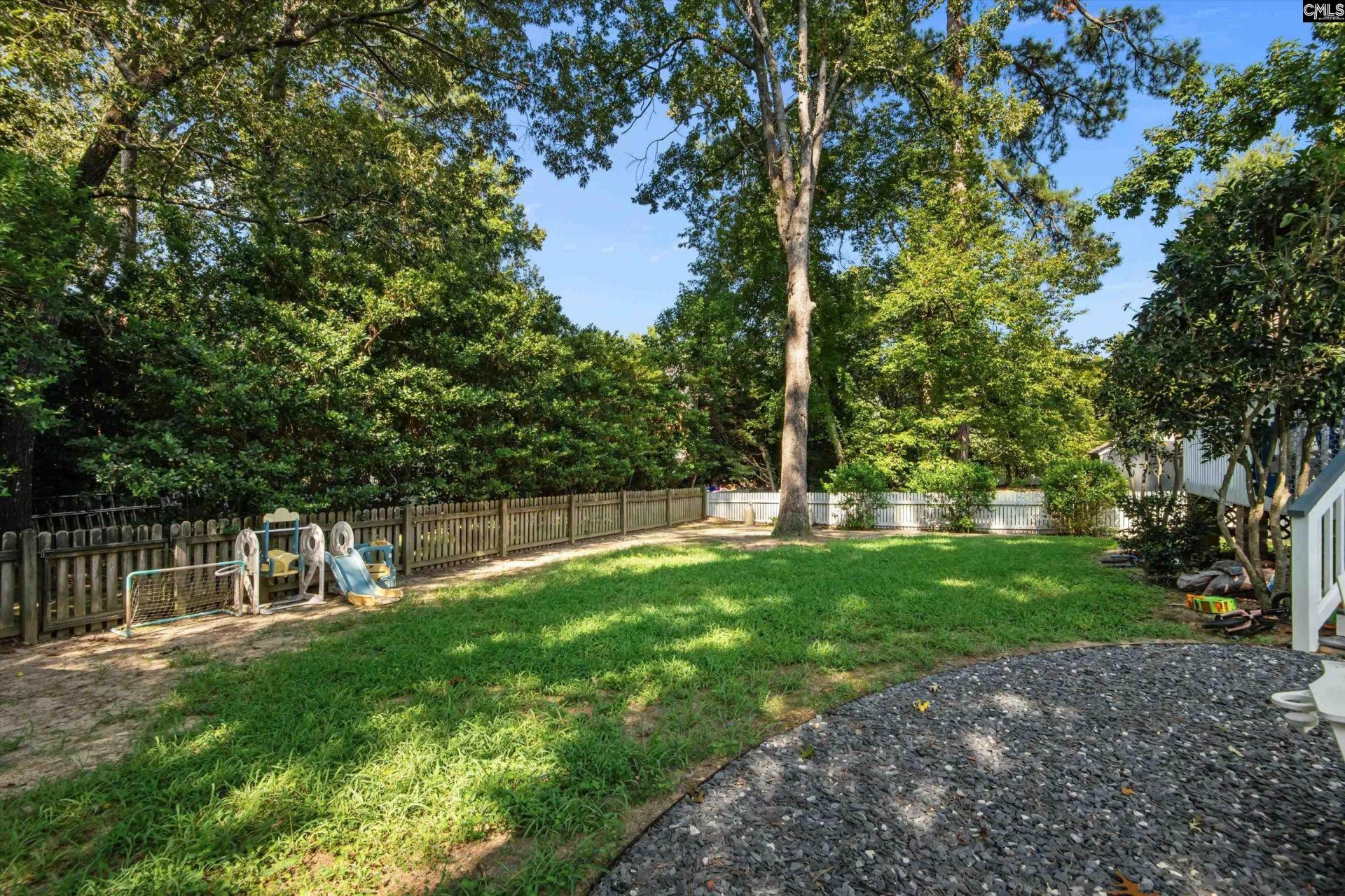 217 Rosebank Drive Photo 29