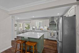 217 Rosebank Drive photo 4