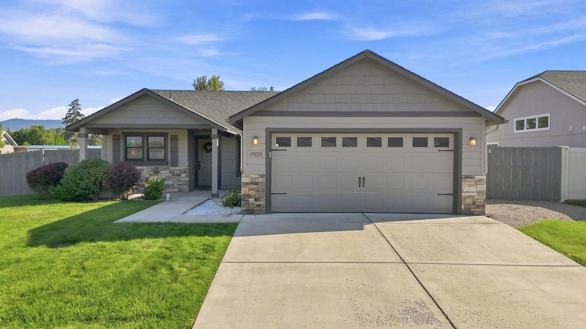 19028 E Mountain View Ave, Spokane Valley, WA 99027 Main Photo