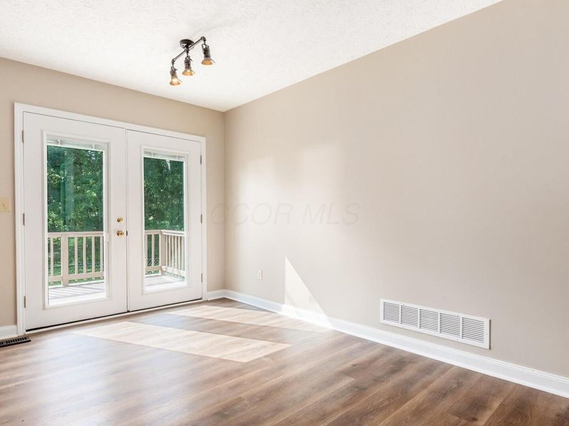 472 Zanesville Avenue, Thornville, OH 43076 Photo 9