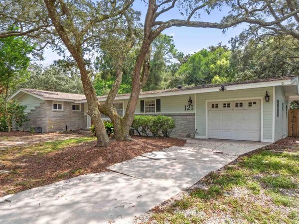 121 Gilmore Dr, Gulf Breeze, FL 32561