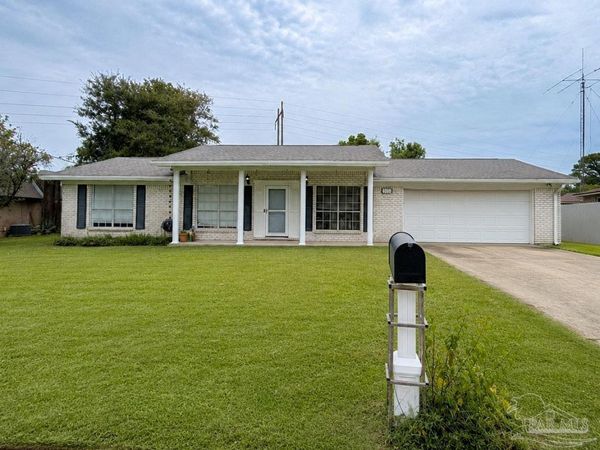 6940 Cabral St, Pensacola, FL 32503