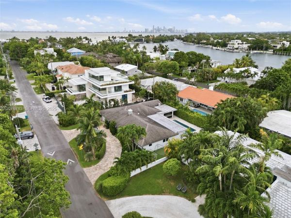 571 S Mashta Dr , Key Biscayne, FL 33149