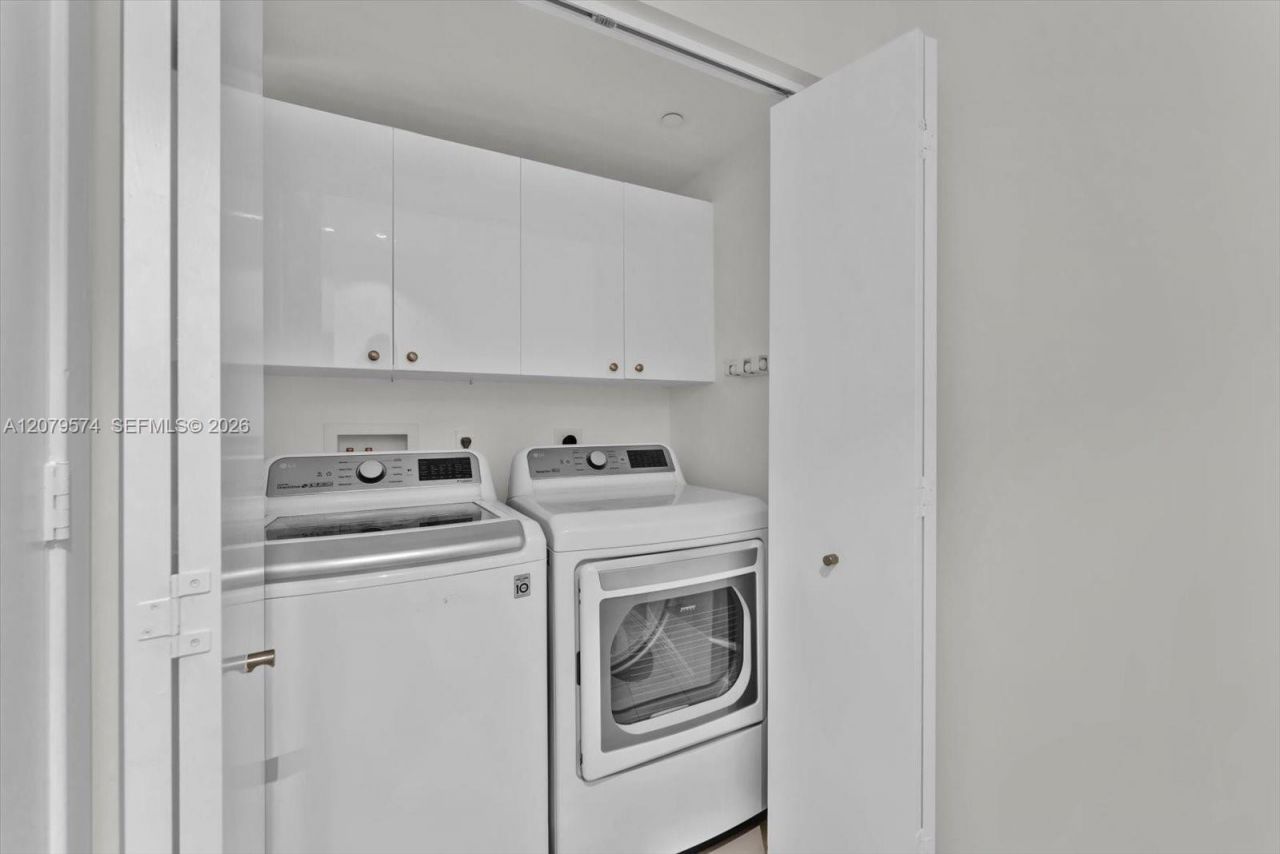 901 Brickell Key Blvd, Unit 609, Miami, FL 33131 Photo