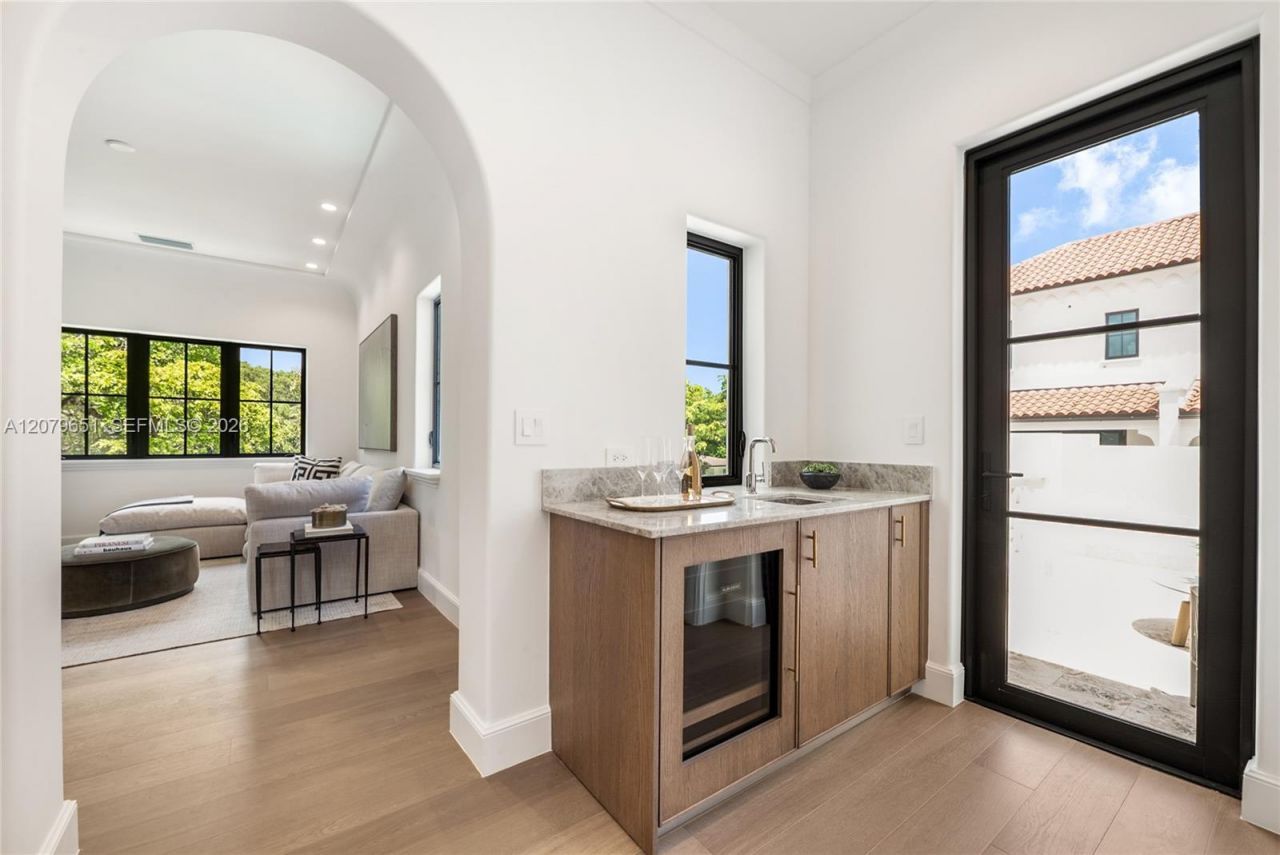 550 Malaga Ave, Unit Villa 1, Coral Gables, FL 33134 Photo
