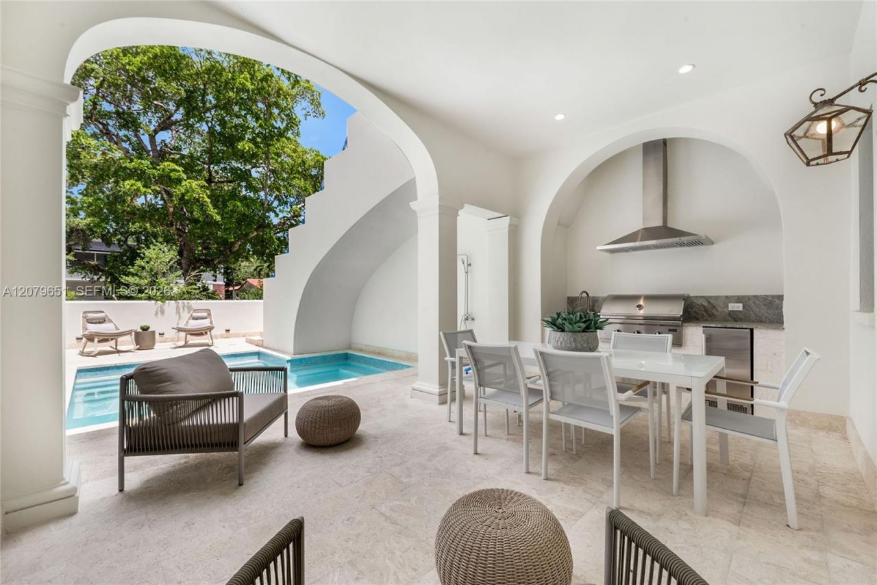 550 Malaga Ave, Unit Villa 1, Coral Gables, FL 33134 Photo