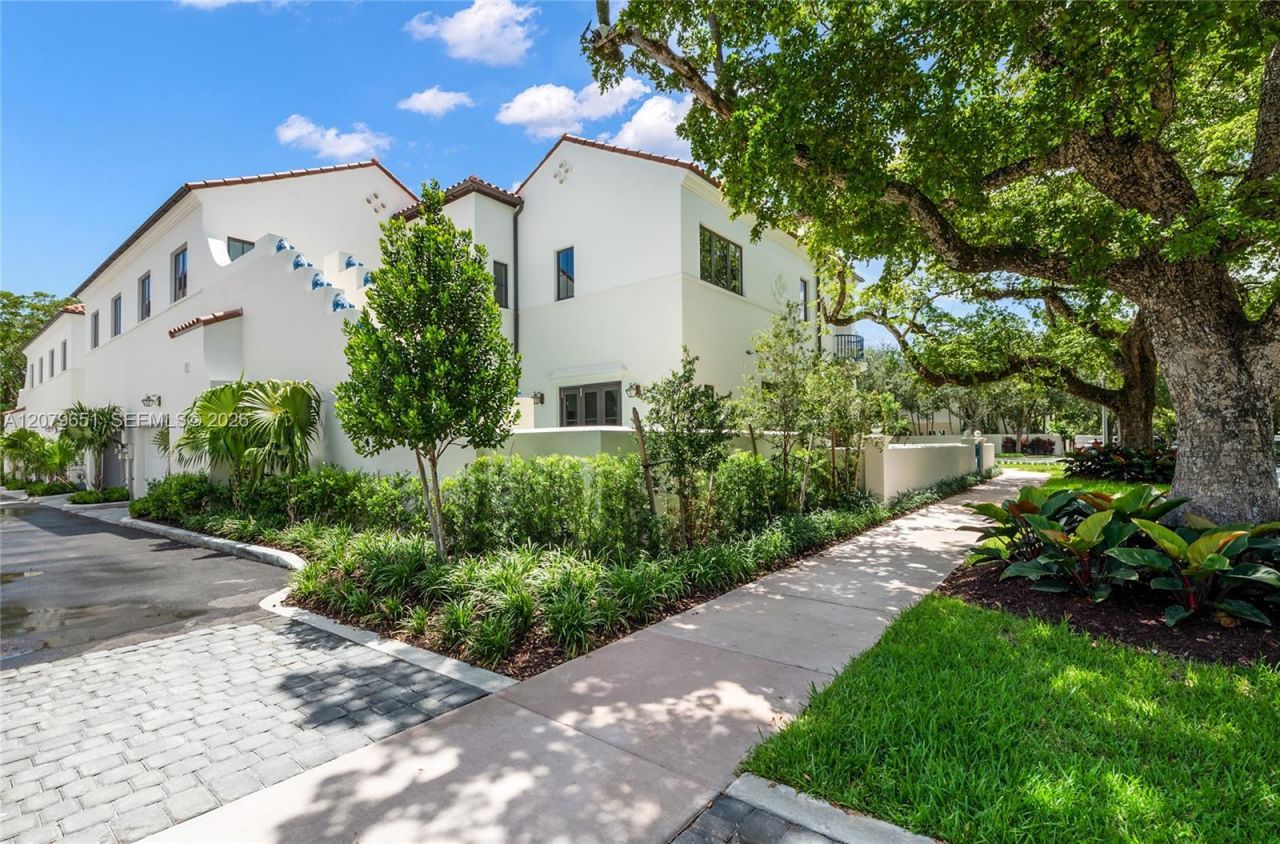 550 Malaga Ave, Unit Villa 1, Coral Gables, FL 33134 Photo