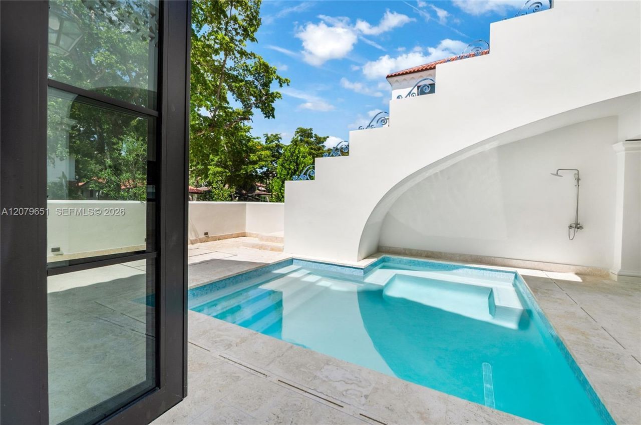 550 Malaga Ave, Unit Villa 1, Coral Gables, FL 33134 Photo