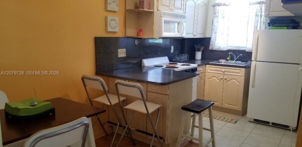 1801 S Treasure Dr , Unit 302, North Bay Village, FL 33141 Photo