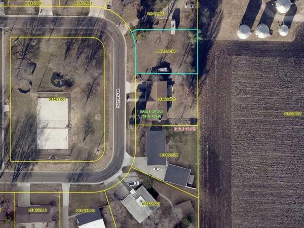 10 Parkview Drive, Eagle Grove, IA 50533
