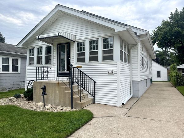 7132 Alexander Avenue , Hammond, IN 46323