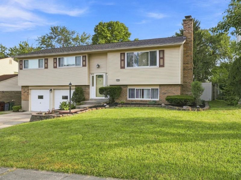 1882 Fallbrook Lane, Springfield Township, OH 45240 Photo 4