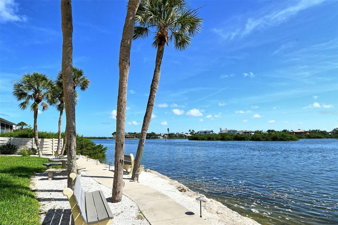 1300 N Portofino Drive, Unit 103, Sarasota, FL 34242 Photo