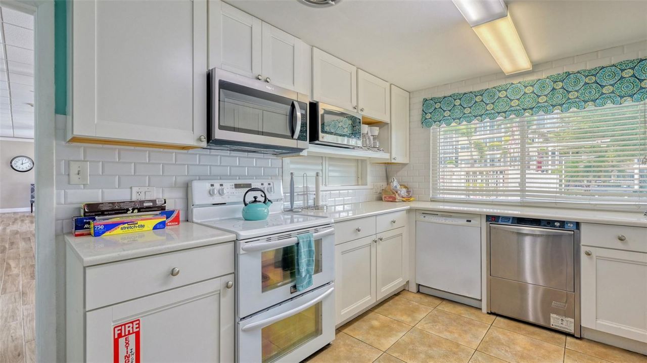 1300 N Portofino Drive, Unit 103, Sarasota, FL 34242 Photo