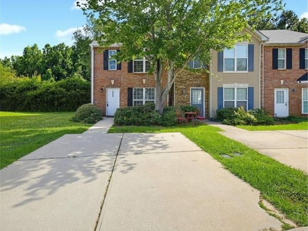 1934 Grove Way , Hampton, GA 30228