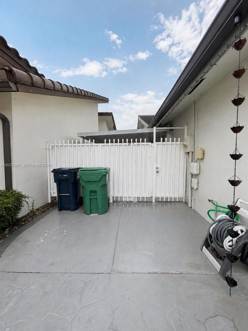 4939 SW 143rd Ave, Miami, FL 33175 Photo