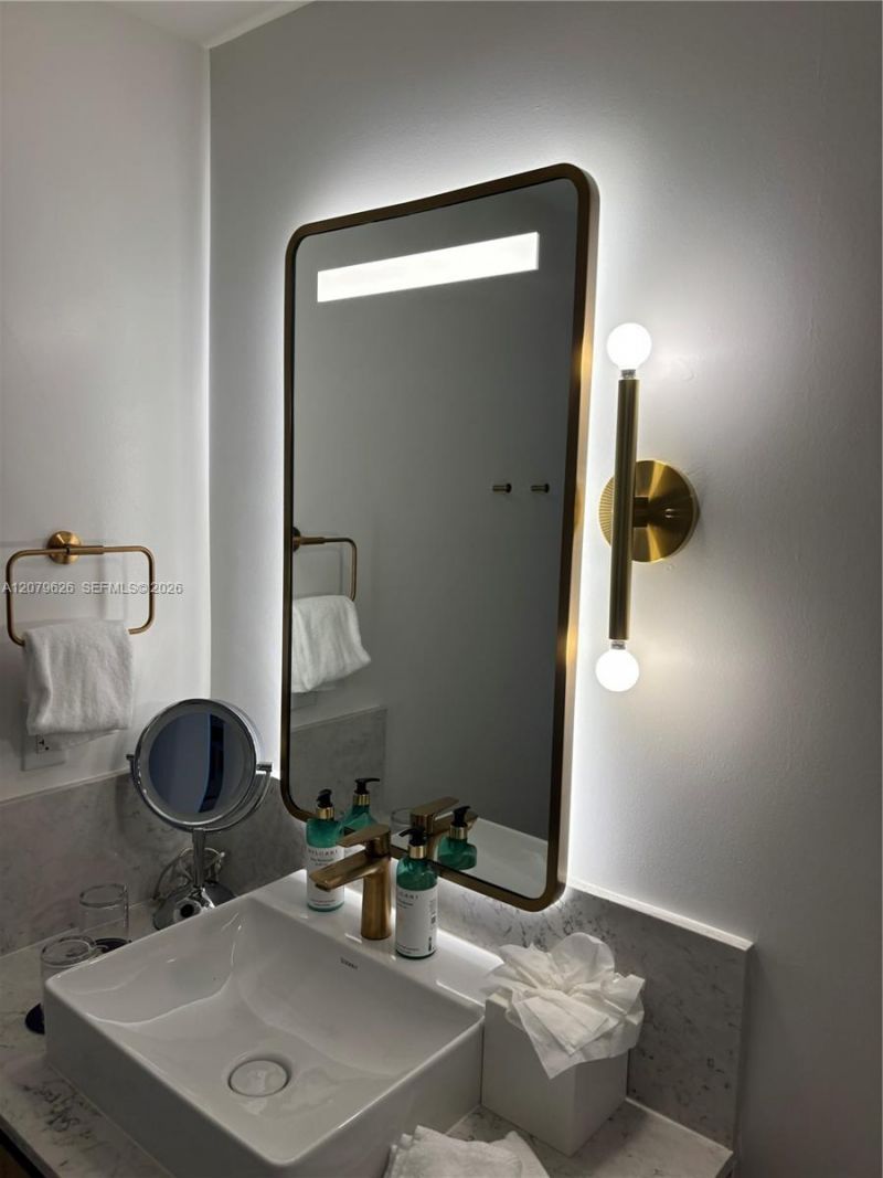 159 NE 6th St , Unit 3303, Miami, FL 33132 Photo