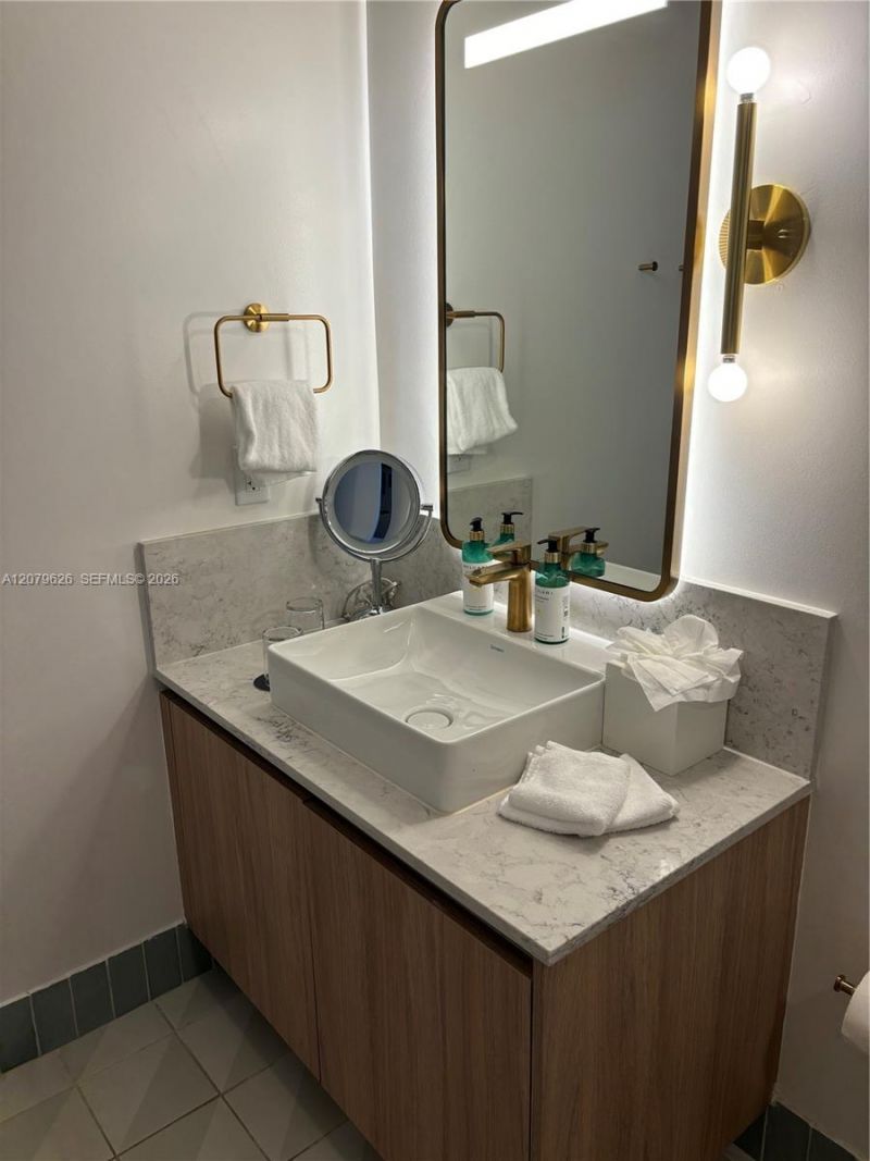 159 NE 6th St , Unit 3303, Miami, FL 33132 Photo