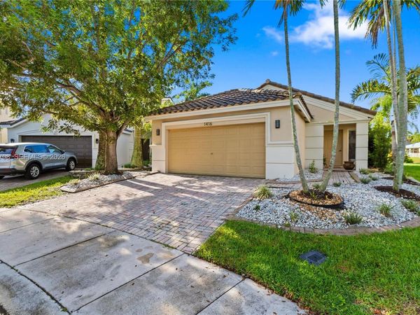 1416 Canary Island Dr , Weston, FL 33327