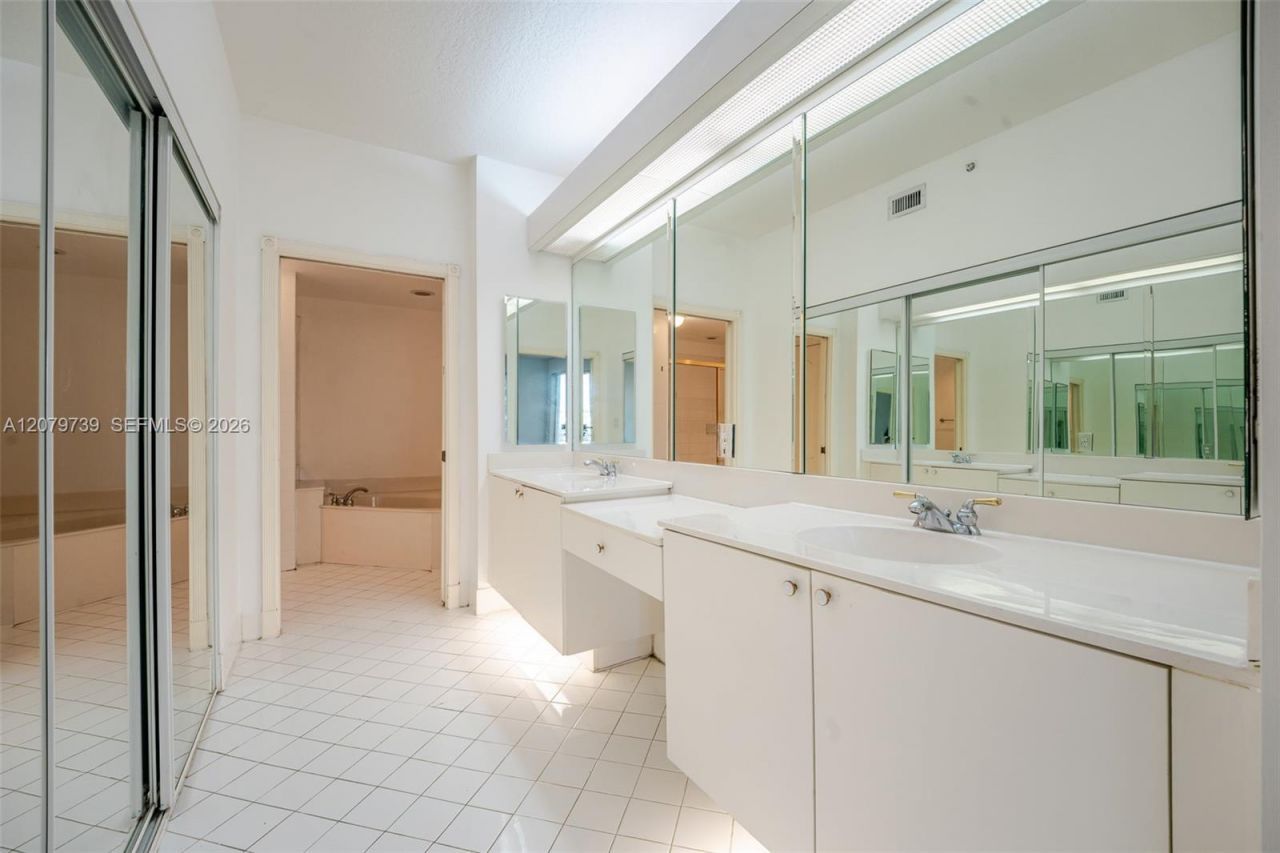 10750 NW 66th St , Unit 102, Doral, FL 33178 Photo