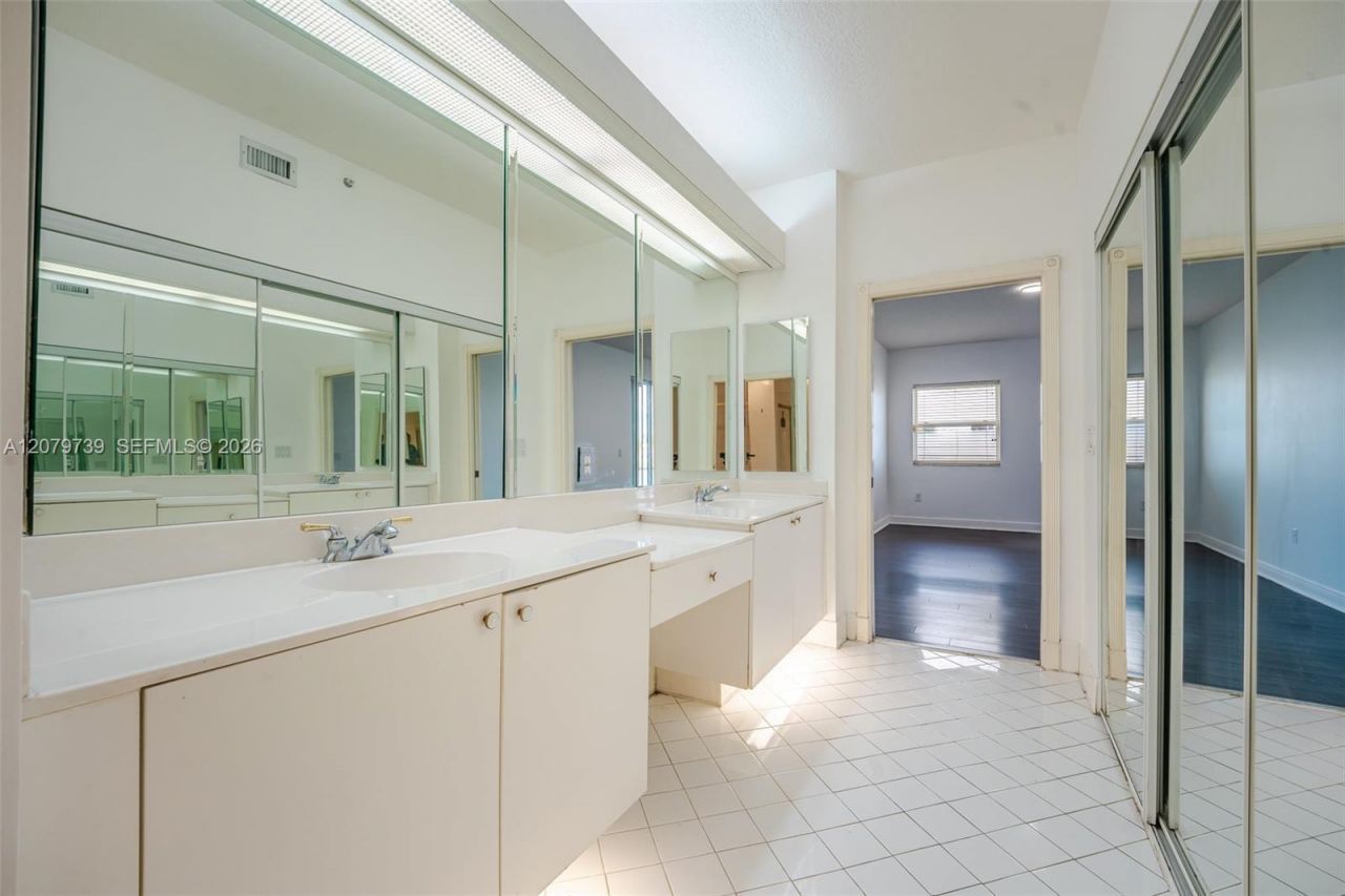 10750 NW 66th St , Unit 102, Doral, FL 33178 Photo