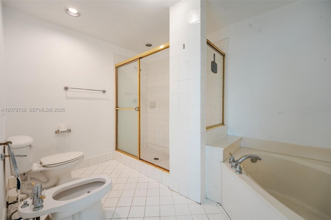 10750 NW 66th St , Unit 102, Doral, FL 33178 Photo