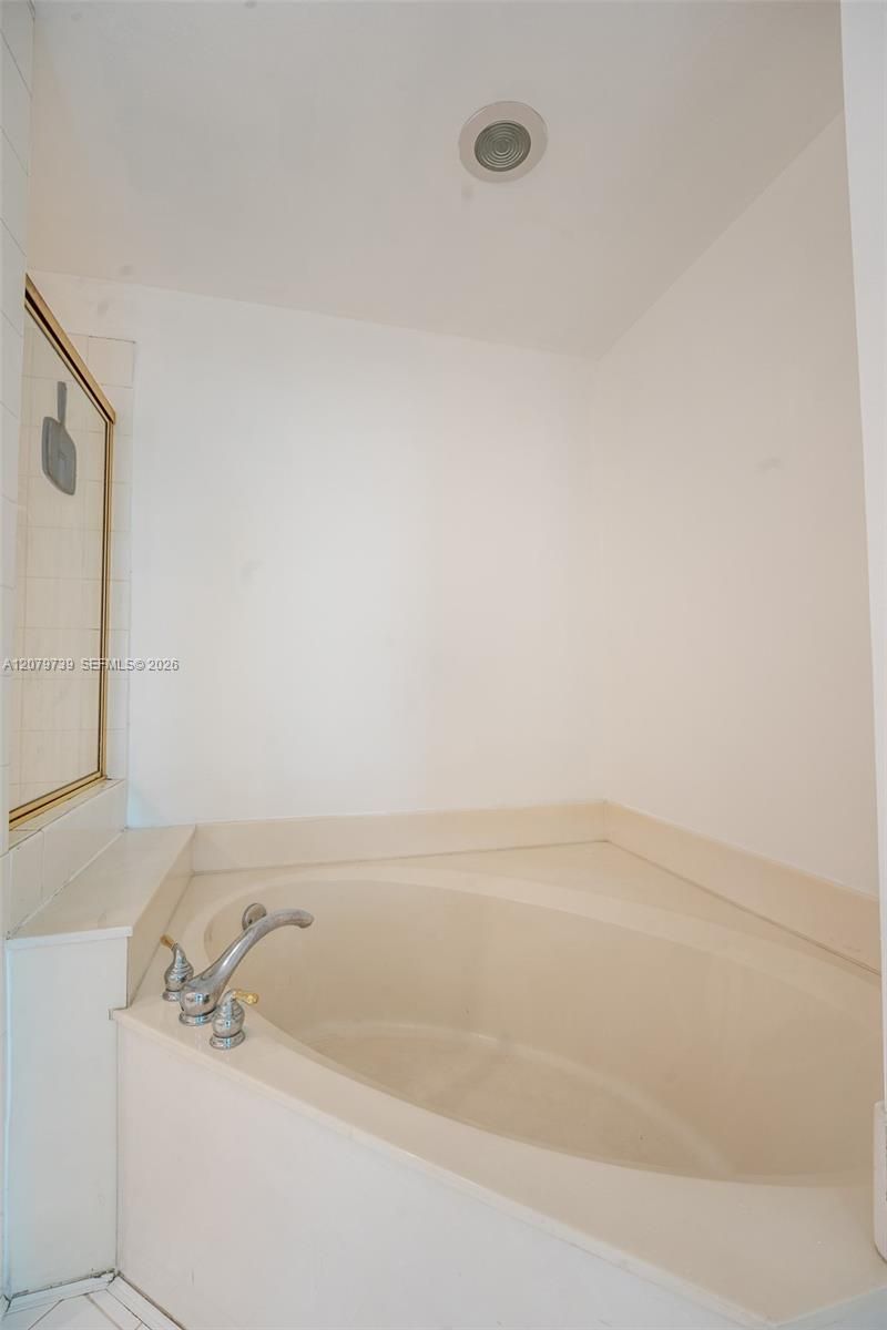 10750 NW 66th St , Unit 102, Doral, FL 33178 Photo