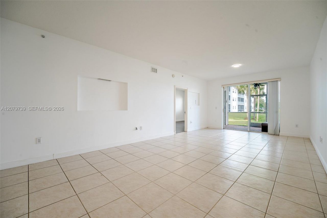 10750 NW 66th St , Unit 102, Doral, FL 33178 Photo